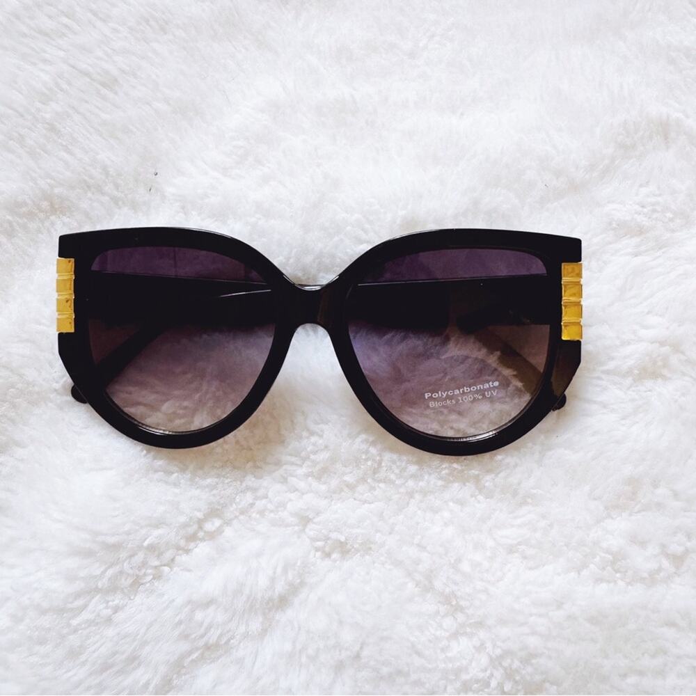 Rosy Black Cat Eye Oversized Sunglasses
